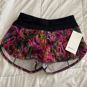 Luluemon speed up MR short 4” lined shorts